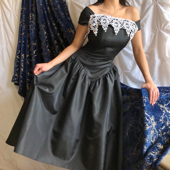 Jordan Dresses & Skirts - 1960s French maid gown Jordan Dresses & Skirts - 1960s French maid gown